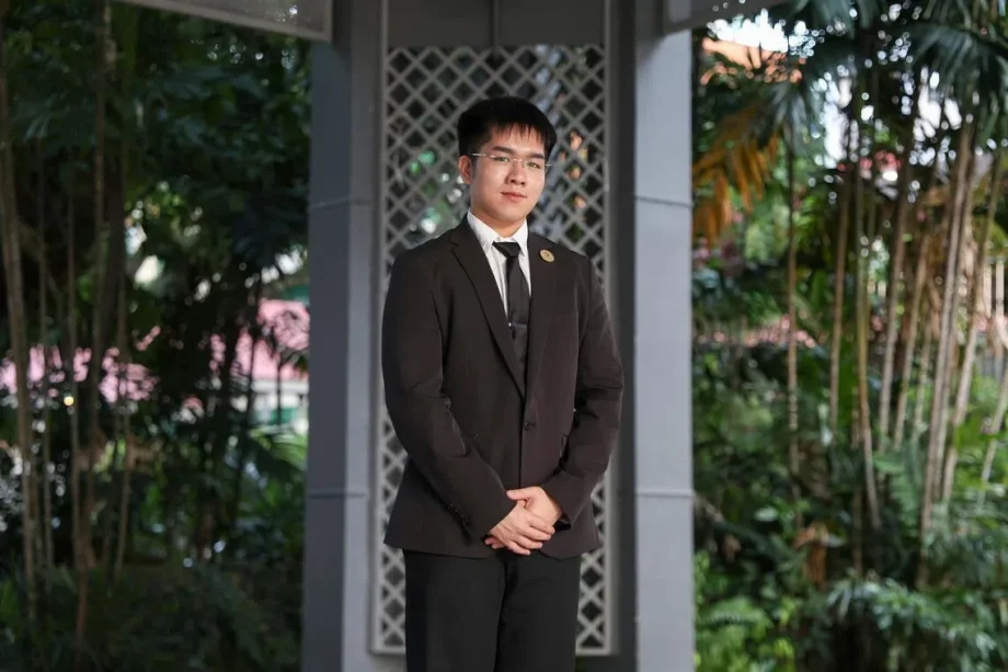 Singapore’s young funeral director thrives Singapore’s young funeral director thrives