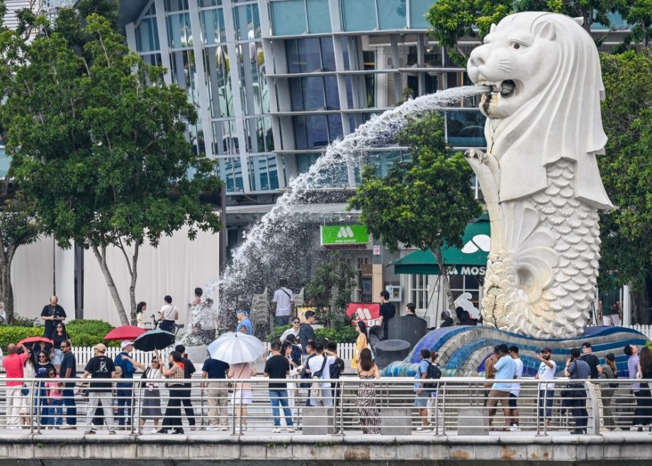 Domestic worker looted Singapore employer’s safe for two years to buy condos and cars in Philippines Domestic worker looted Singapore employer’s safe for two years to buy condos and cars in Philippines