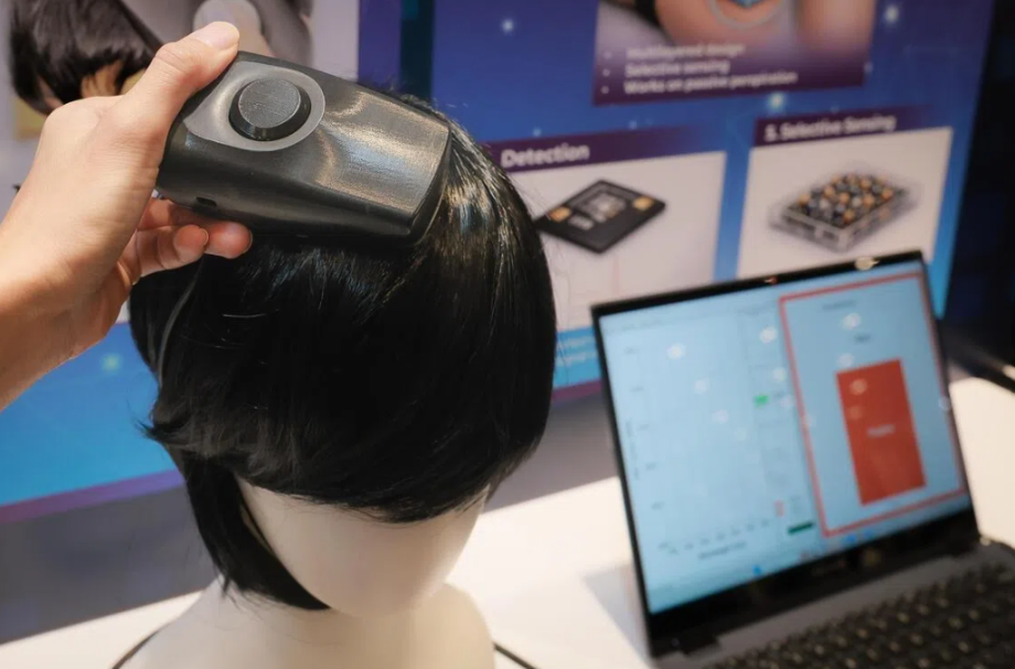 Hair scanner at Singapore expo takes less than a minute to tell if a suspect abused drugs Hair scanner at Singapore expo takes less than a minute to tell if a suspect abused drugs