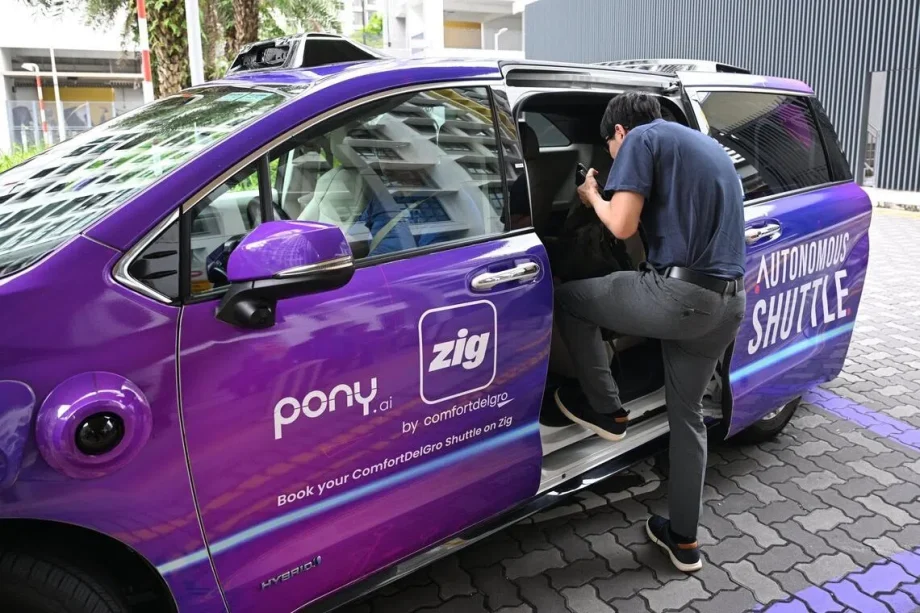 Upskilling taxi and private-hire drivers for self-driving vehicles