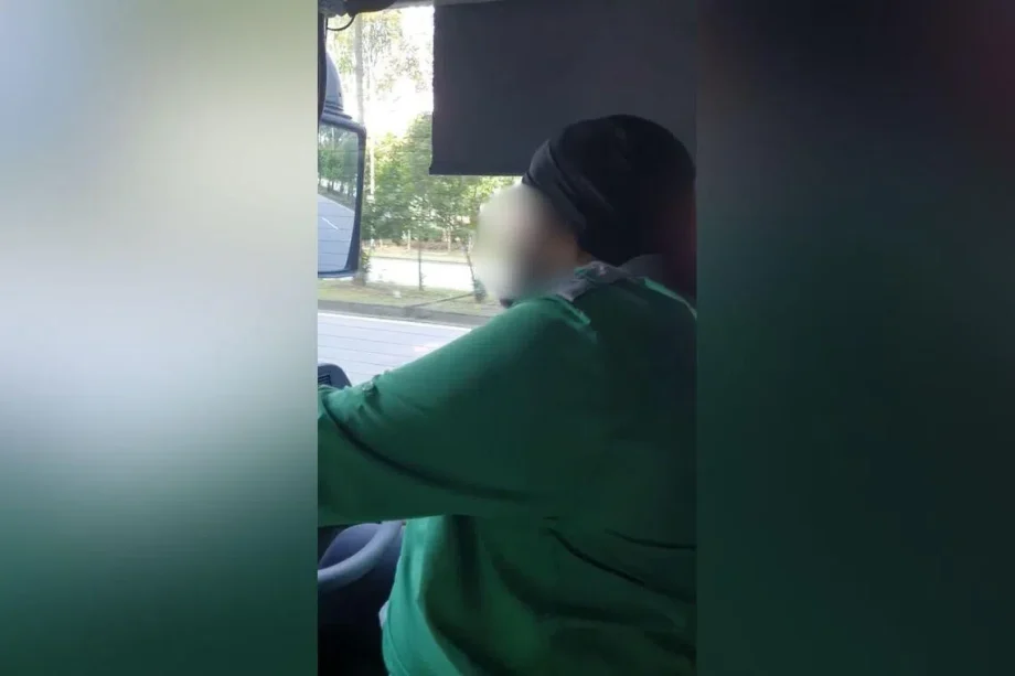 Bus drivers need to regulate speed to prevent bunching, says LTA after passenger’s video complaint Bus drivers need to regulate speed to prevent bunching, says LTA after passenger’s video complaint