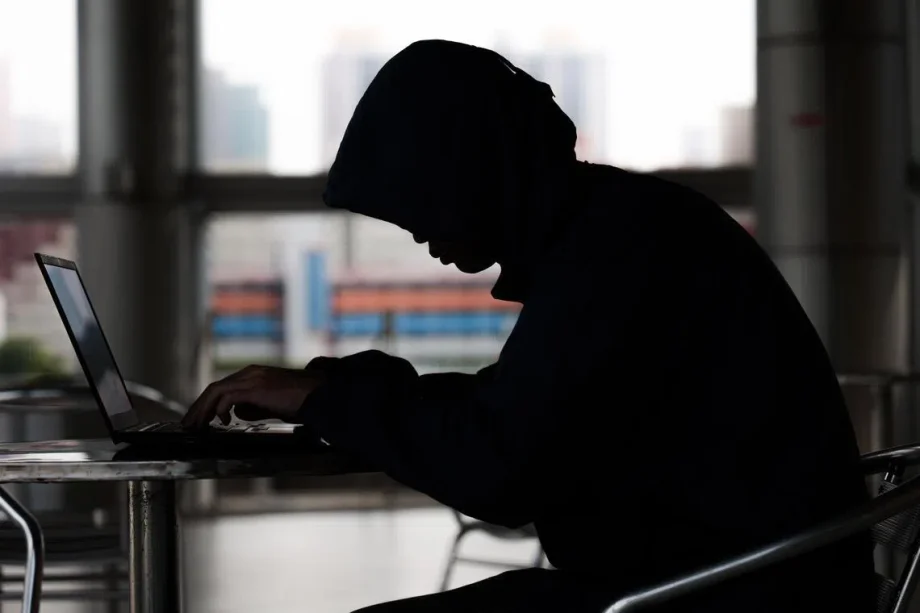 Man to be charged with cheating victim of over k after posing as renovation firm employee Man to be charged with cheating victim of over k after posing as renovation firm employee