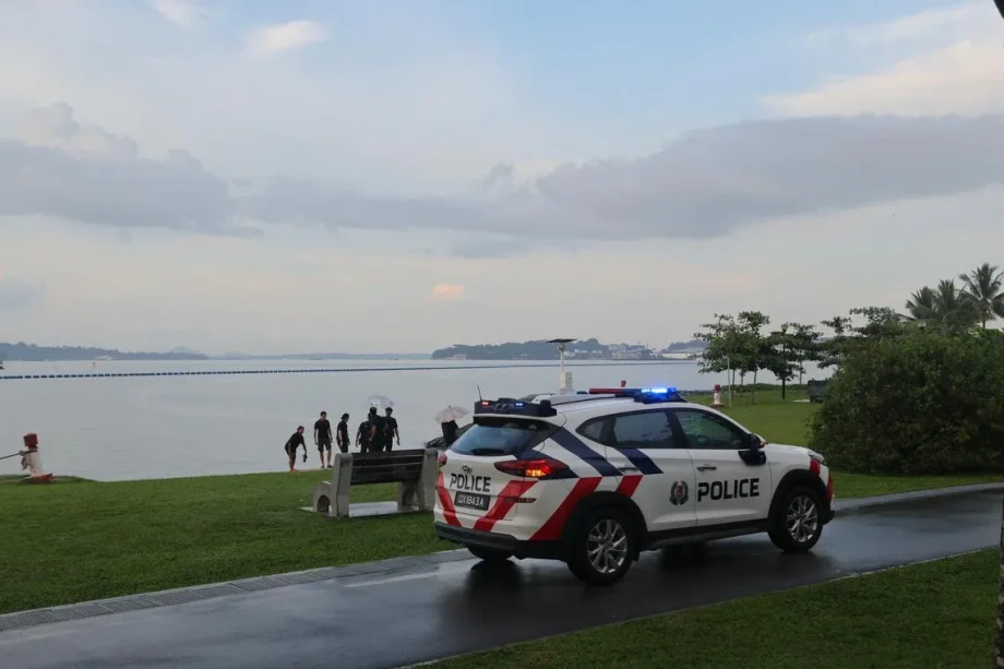 Lightning strike at Pasir Ris Beach Lightning strike at Pasir Ris Beach