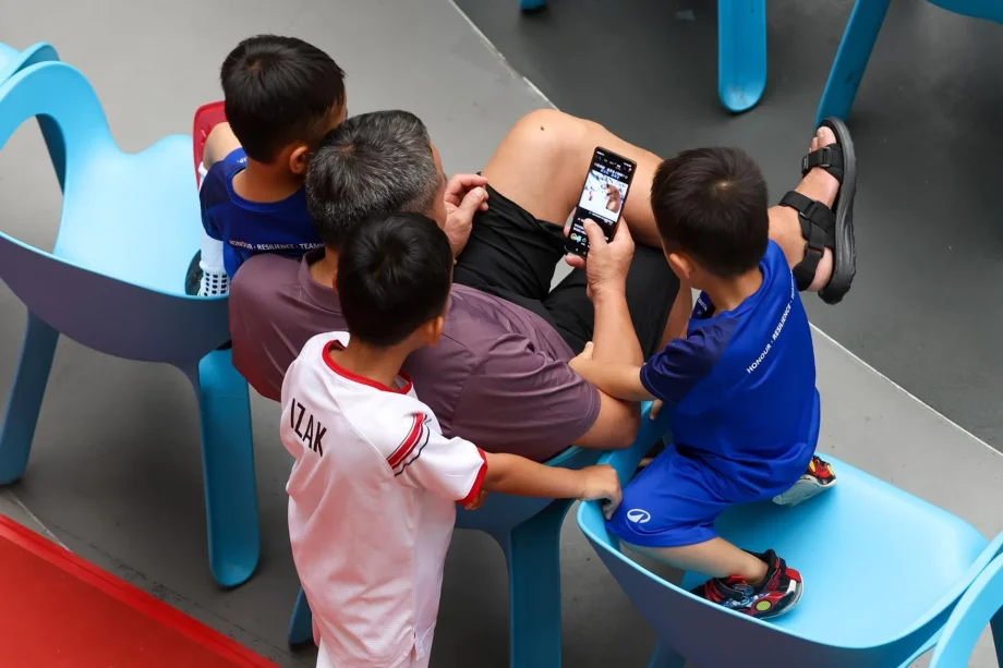 Singapore enters next phase of 5G roll-out as telcos achieve nationwide coverage; customer transition in progress Singapore enters next phase of 5G roll-out as telcos achieve nationwide coverage; customer transition in progress