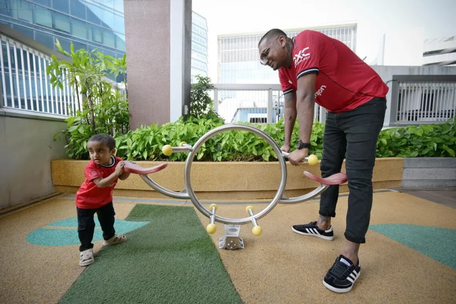 Dad donates liver to son with rare condition Dad donates liver to son with rare condition