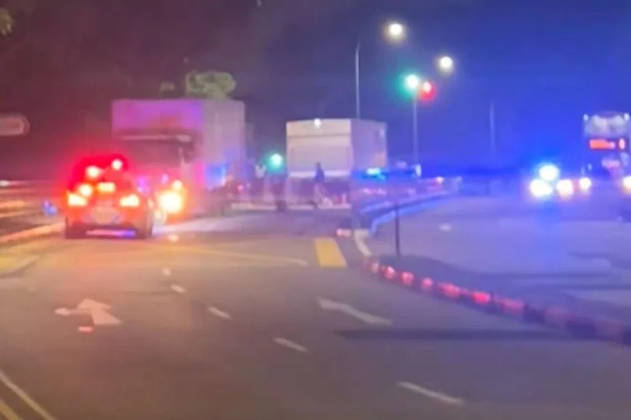 Pedestrian dies after accident involving lorry in Changi Village