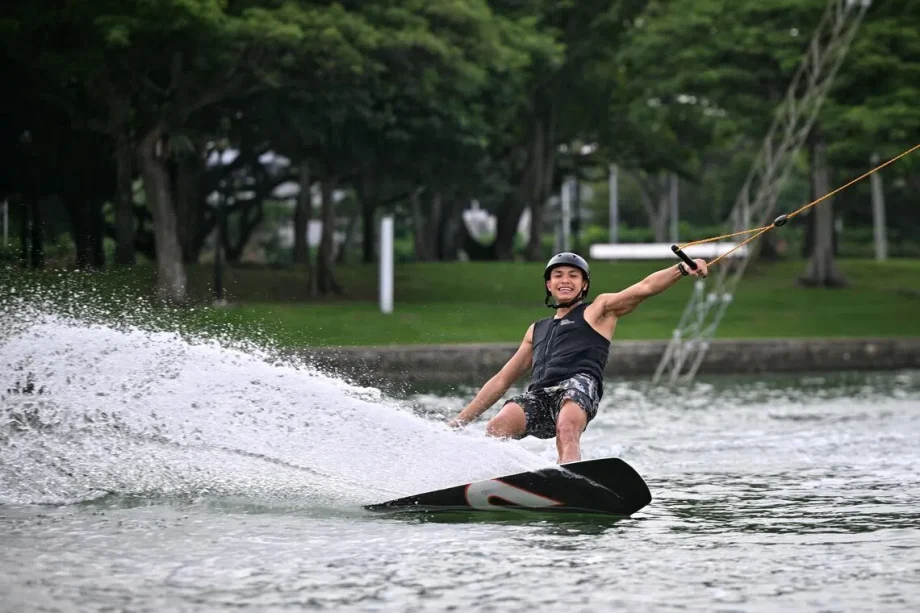 Singapore wakeboarder Clarence Batchelor gets fund-raiser boost to compete at world c’ships Singapore wakeboarder Clarence Batchelor gets fund-raiser boost to compete at world c’ships