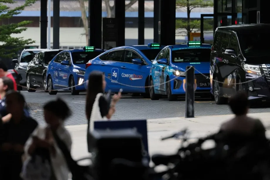 Cabbies, private-hire drivers welcome support package, but salaries, job flexibility are key concerns Cabbies, private-hire drivers welcome support package, but salaries, job flexibility are key concerns