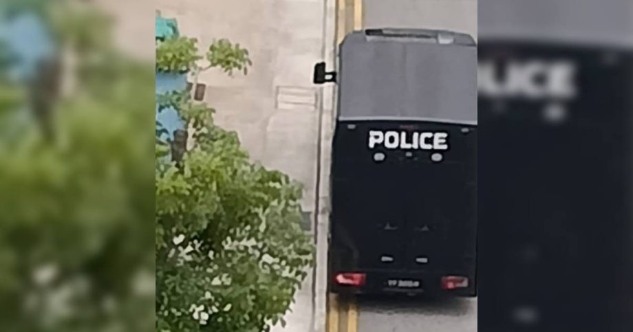 Man found dead in Yishun HDB flat days after neighbours noticed flies and stench, Singapore News Man found dead in Yishun HDB flat days after neighbours noticed flies and stench, Singapore News