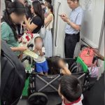 Shame on the parent? Kids with mum seen eating on MRT train divides netizens, Singapore News
