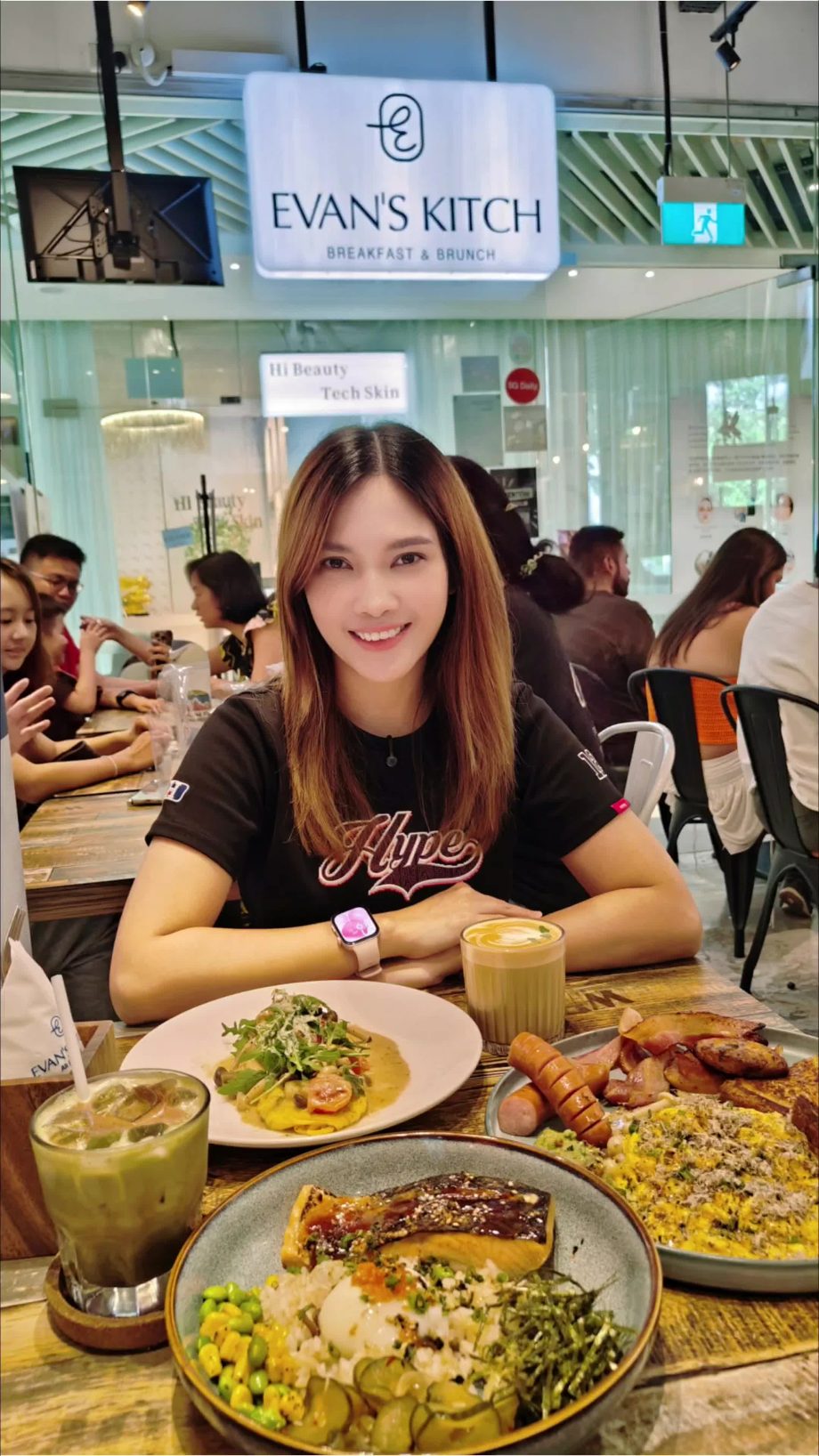 @stellafanss 在新加坡竟然可以吃到新鲜现磨的Truffle目前只有在City Gate的Evan‘s Kitch有 躲在角落头还每天爆满,老板老头不… @stellafanss 在新加坡竟然可以吃到新鲜现磨的Truffle目前只有在City Gate的Evan‘s Kitch有 躲在角落头还每天爆满,老板老头不…