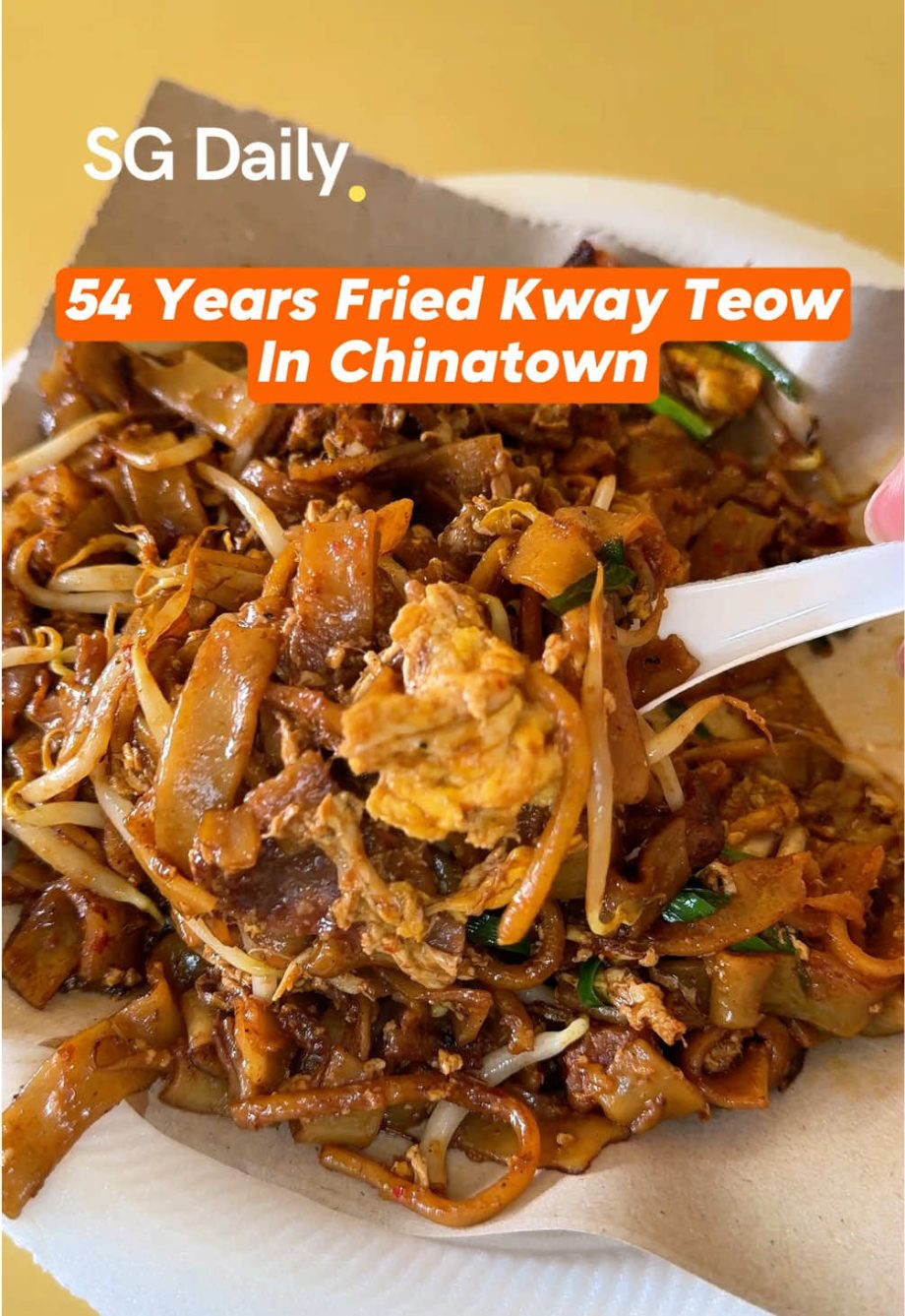 @thesgdaily Hill Street Fried Kway Teow 335 Smith St, 02-32, Chinatown Complex,… @thesgdaily Hill Street Fried Kway Teow 335 Smith St, 02-32, Chinatown Complex,…