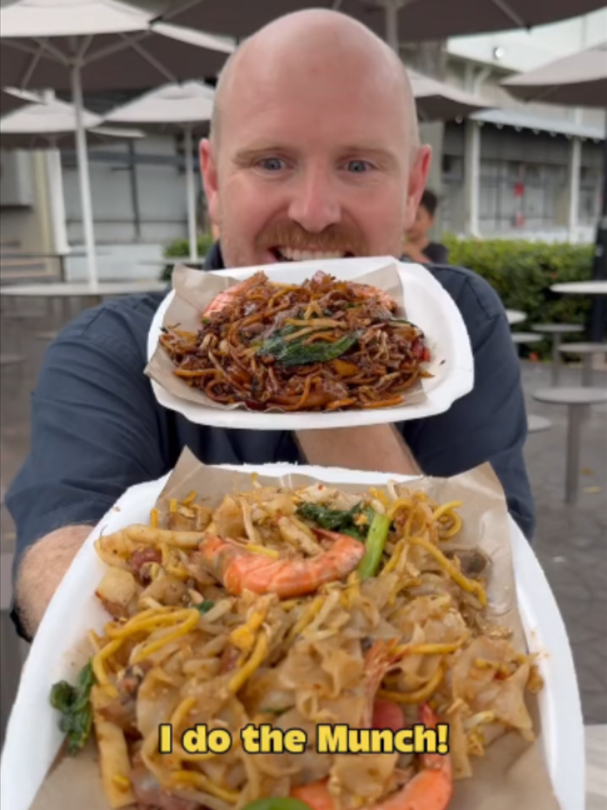 @fedby_ Michelin-recognised Fried Kway Teow in Singapore Lao Fu Zi Fried Kw… @fedby_ Michelin-recognised Fried Kway Teow in Singapore Lao Fu Zi Fried Kw…
