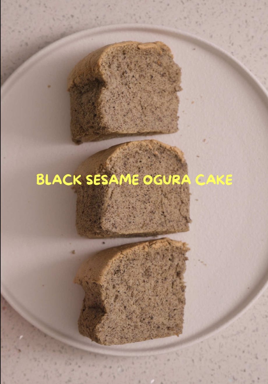 @aflouryspace Nutty, aromatic and not too sweet.  This black sesame ogura cake i…