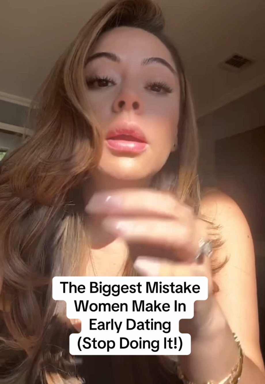 @ask_julia This is the biggest mistake women make in early dating, stop doing it…