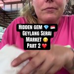 @jades.unfiltered.travels A local taking me to the local food markets! Singapore…