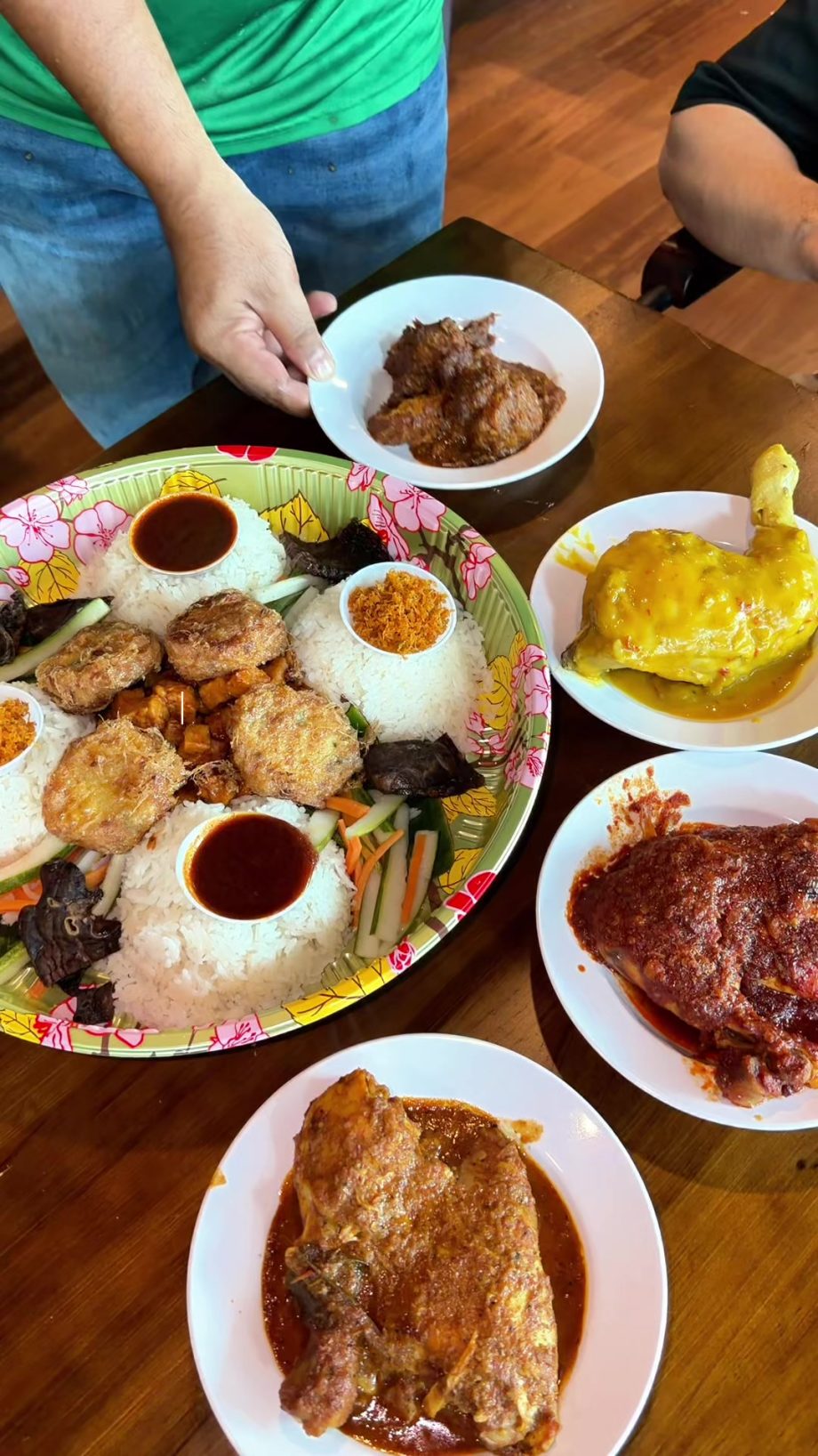 @foodhunterph NEW Halal spot in the West! Must try Heritage Nasi Padang Dulang! … @foodhunterph NEW Halal spot in the West! Must try Heritage Nasi Padang Dulang! …