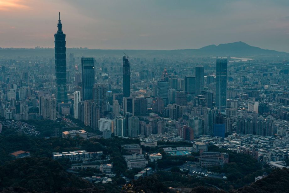 Taiwan’s Wealthy Shift Assets to Singapore as Geopolitical Risks Rise Taiwan’s Wealthy Shift Assets to Singapore as Geopolitical Risks Rise