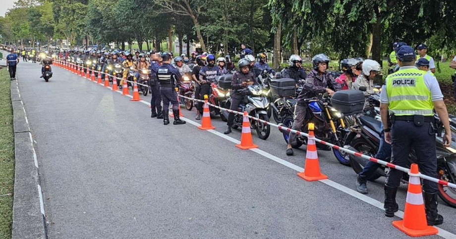 Police, LTA and NEA nab 52 errant motorcyclists in Woodlands joint enforcement operation, Singapore News Police, LTA and NEA nab 52 errant motorcyclists in Woodlands joint enforcement operation, Singapore News