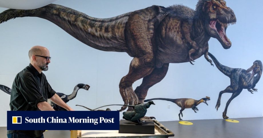 Why were there no teeny-tiny dinosaurs like we have with mammals and birds? Why were there no teeny-tiny dinosaurs like we have with mammals and birds?