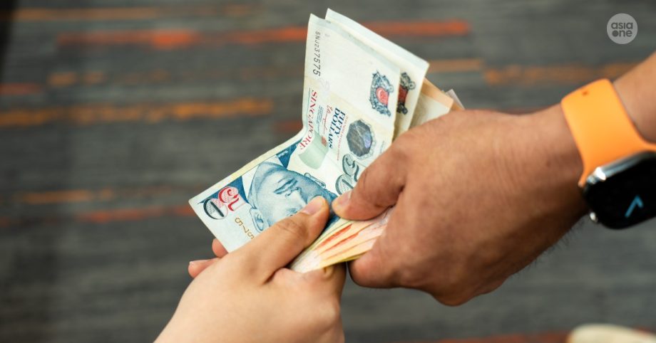Woman scammed of 0k by fruit seller ‘boyfriend’, including daughter’s university fees, Singapore News Woman scammed of 0k by fruit seller ‘boyfriend’, including daughter’s university fees, Singapore News