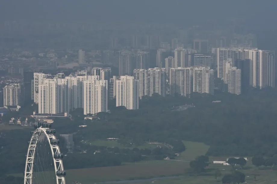 Risk of haze in Singapore if dry conditions, regional hot spots continue in the coming week: NEA