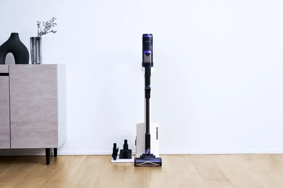 Shark cordless vacuums with Reverse Clean Technology