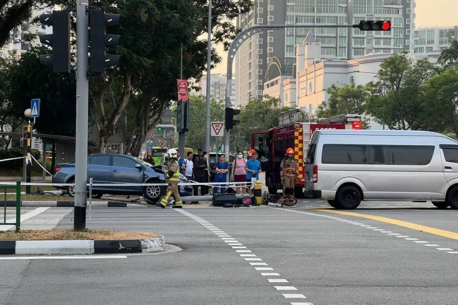 Police search for driver who fled after Sengkang accident