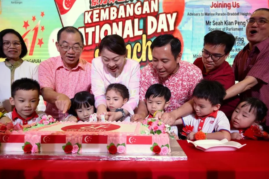 GRC MPs will split work in Kembangan ward for now, hope for a new adviser: Seah Kian Peng GRC MPs will split work in Kembangan ward for now, hope for a new adviser: Seah Kian Peng