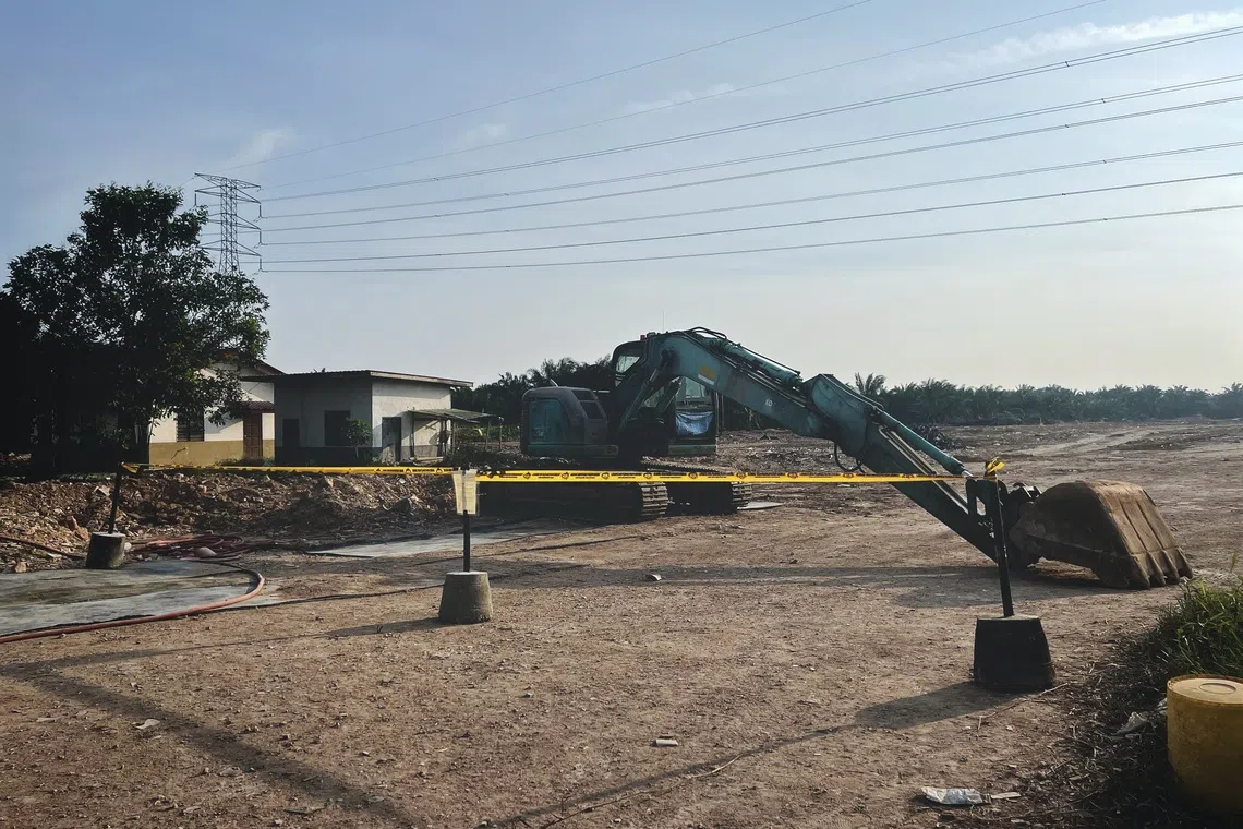 Random Facts Construction Pontian dumping: NEA says S’pore does not allow construction waste to ...