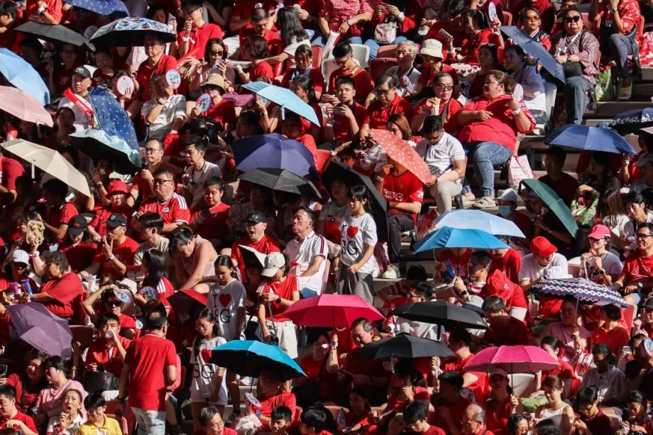 NDP 2026: Crowds soak up the atmosphere around the National Stadium and Kallang Basin