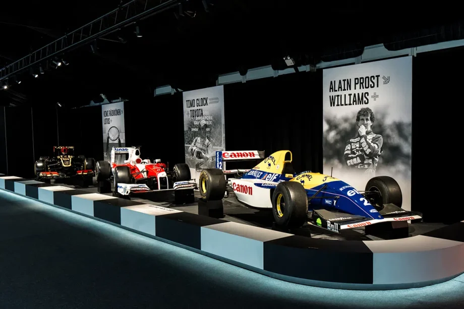 F1 Exhibition Singapore: Cars & racing sims