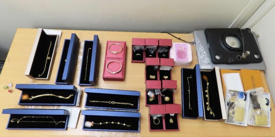 S’porean woman fined S.4K for not declaring jewellery worth S.5K found in car entering S’pore