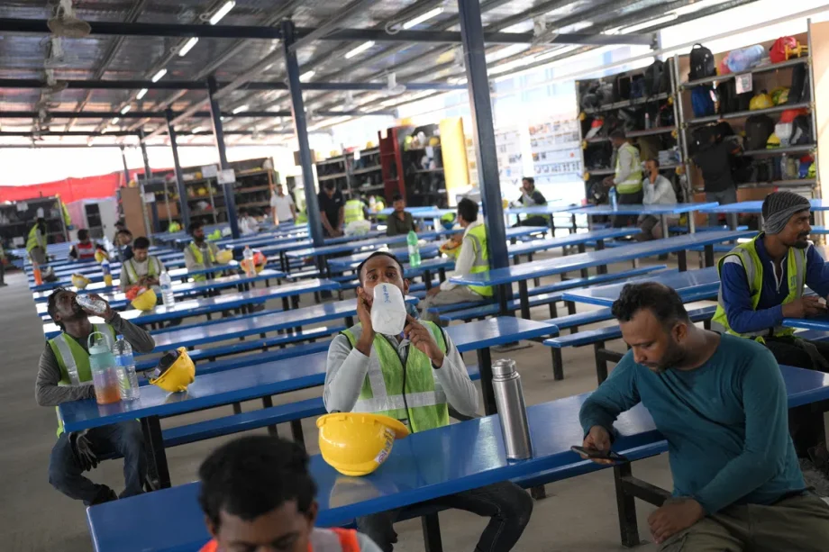 Providing breathable attire, ice packs to protect outdoor workers from heat mandatory from Dec 1 Providing breathable attire, ice packs to protect outdoor workers from heat mandatory from Dec 1