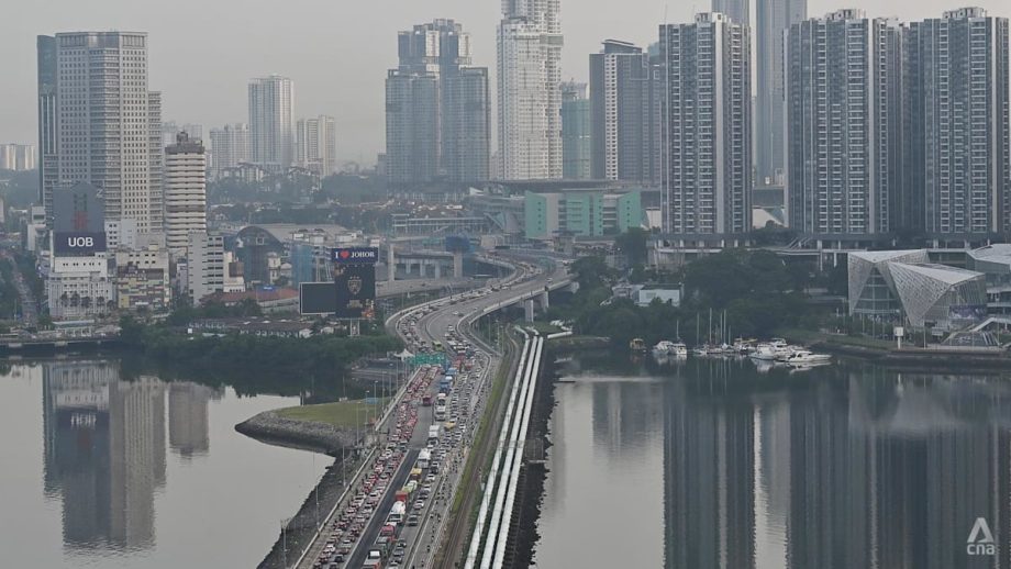 Heavy traffic expected at Singapore-Malaysia land checkpoints during September school holidays Heavy traffic expected at Singapore-Malaysia land checkpoints during September school holidays