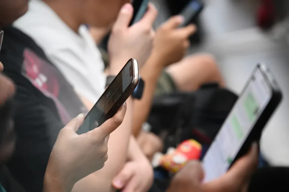 Singapore plans daily social media limits and teen safeguards