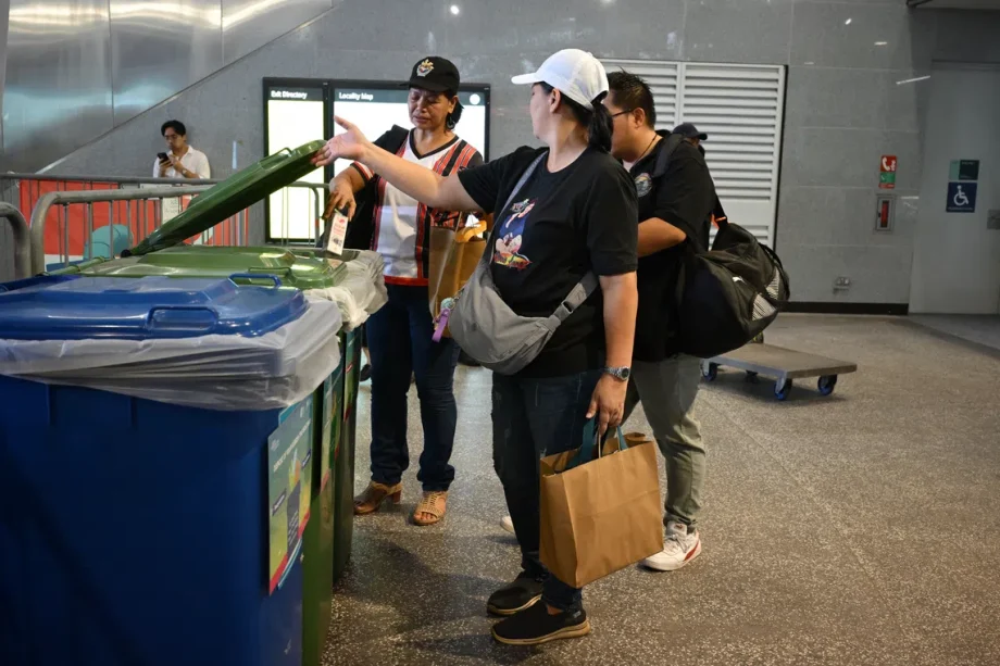 Keep Singapore clean campaign targets public transport users Keep Singapore clean campaign targets public transport users