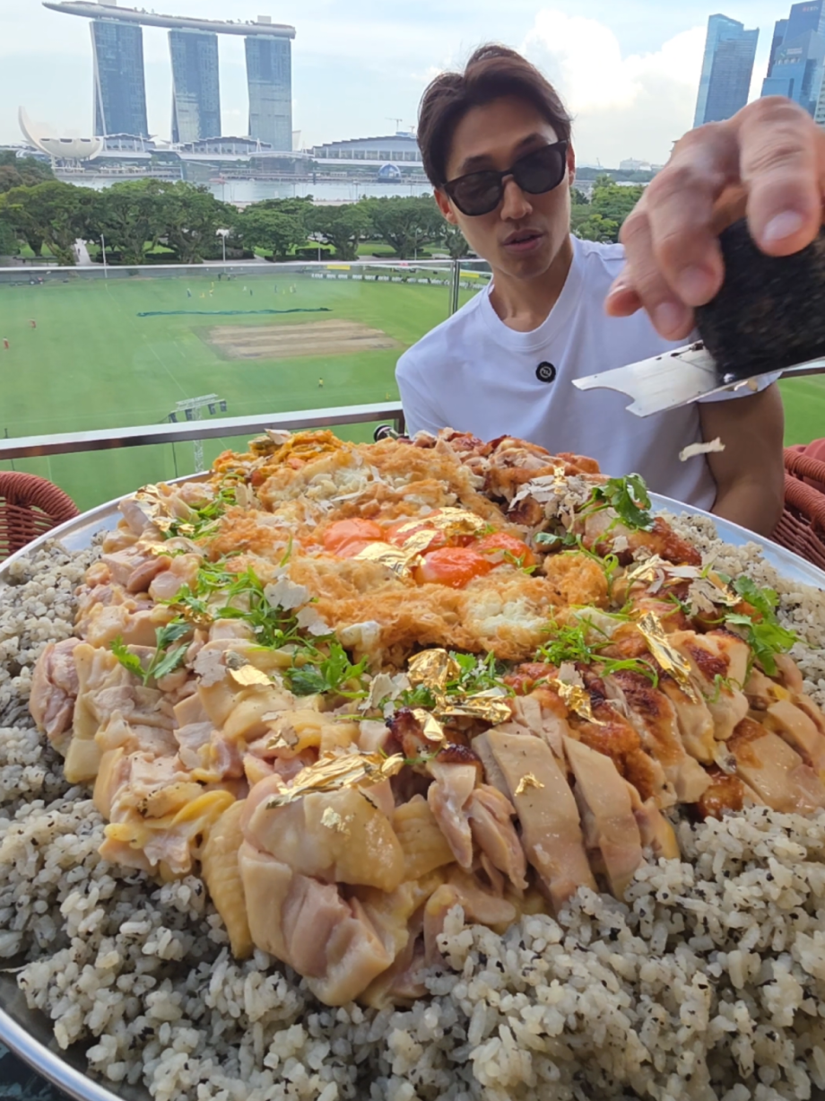 @zermattneo Tried the most expensive 0 plate of chicken rice in Singapore! Ve…