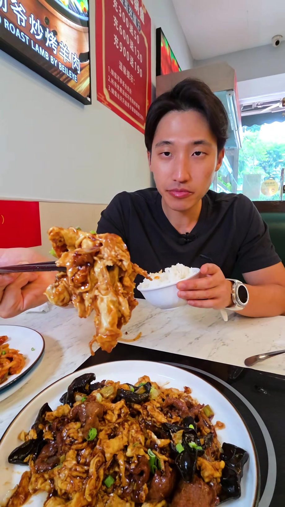 @zermattneo Trying out the top rated chinese restaurant in Chinatown! Sneaking t…