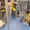 Is Putting Your Bag On The Floor On The MRT A Singaporean Thing? This Foreigner Was Impressed