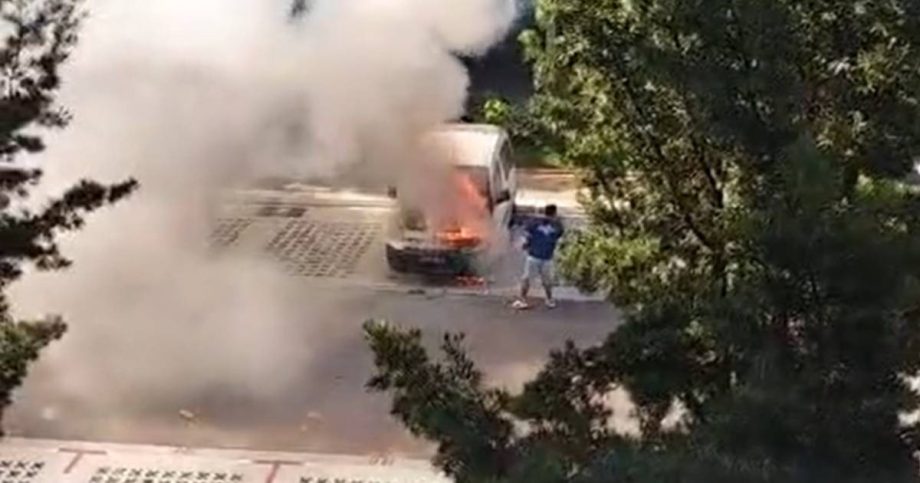 Van catches fire in Pasir Ris car park, front nearly destroyed, Singapore News Van catches fire in Pasir Ris car park, front nearly destroyed, Singapore News
