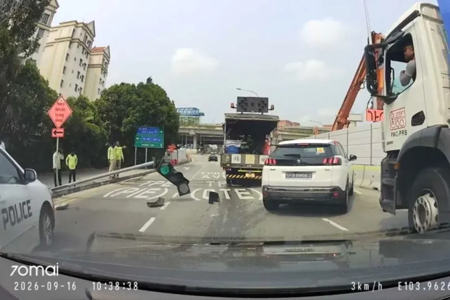 Lorry driver trapped after accident in Loyang Avenue Lorry driver trapped after accident in Loyang Avenue