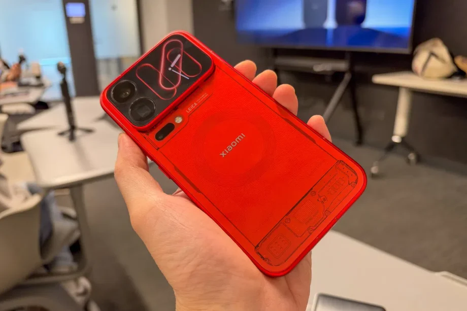 Xiaomi 18 Pro: dual 200MP Leica cameras & Privacy Display