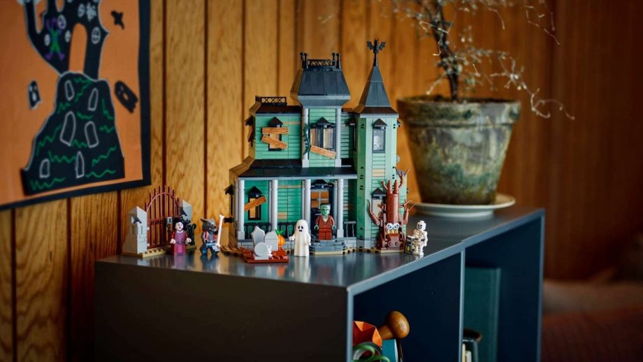 The 3-in-1 LEGO Haunted Mansion Drops to a New Low Price at Amazon