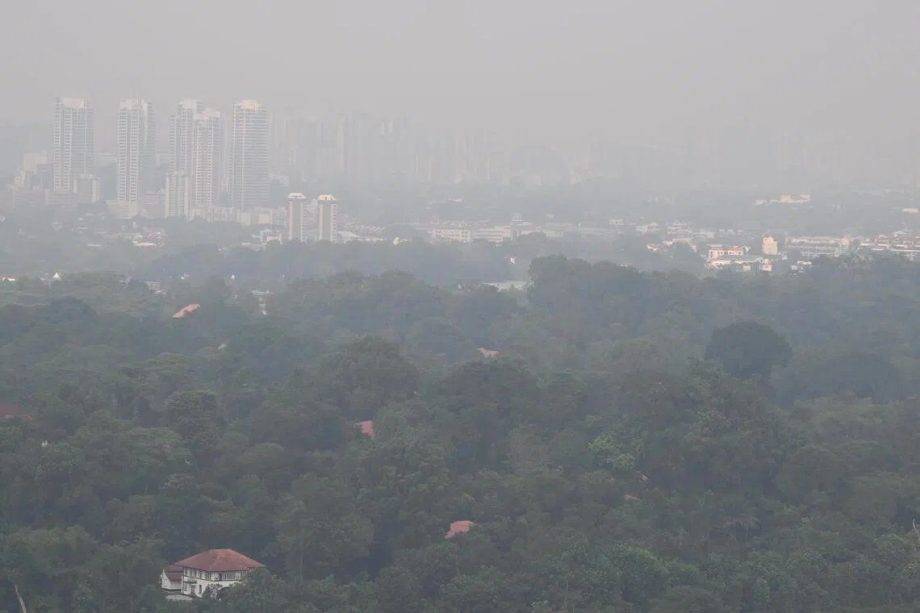 PSI hits 102 in eastern Singapore, two areas now with ‘unhealthy’ air quality PSI hits 102 in eastern Singapore, two areas now with ‘unhealthy’ air quality