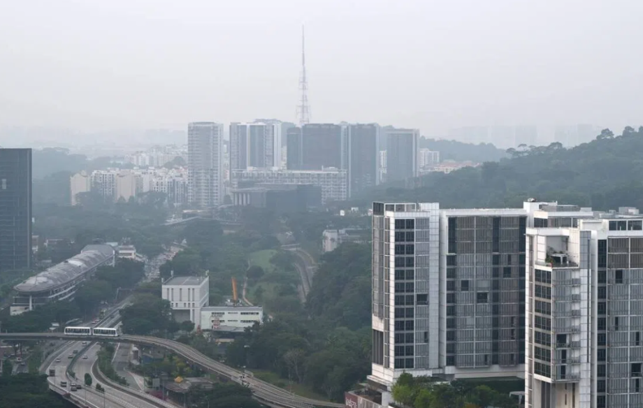 Air quality in central Singapore remains in unhealthy range as PSI hits 105 Air quality in central Singapore remains in unhealthy range as PSI hits 105