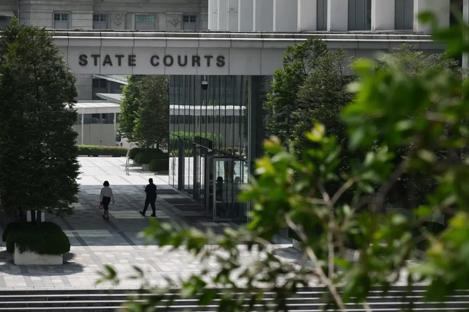 Man who drove around S’pore with ‘blaster device’ to transmit over 10.5k phishing messages gets jail