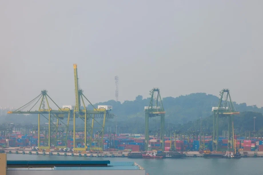 Air quality in central Singapore enters unhealthy range as PSI hits 102 Air quality in central Singapore enters unhealthy range as PSI hits 102