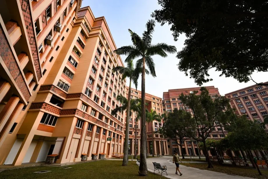 Majority of residents of brick-faced Tampines blocks vote for paint that matches original colour Majority of residents of brick-faced Tampines blocks vote for paint that matches original colour