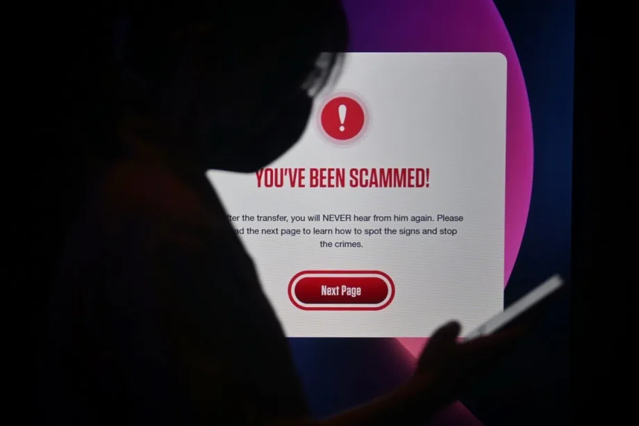Phishing scams using Singapore police logo Phishing scams using Singapore police logo